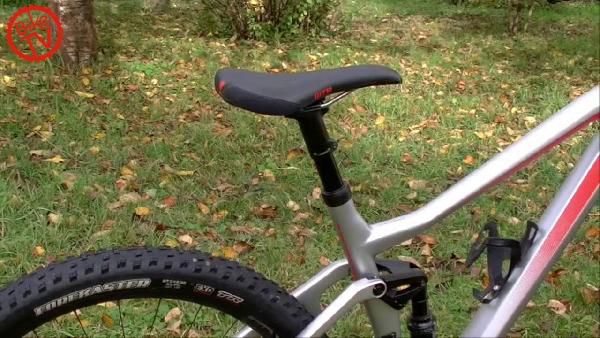 BMC Speedfox 01 One (2018) - 27,5 BMC Speedfox 01 One (2018) 27,5 MTB mit Carbonrahmen für 2.508,90€ (statt 3.499€)