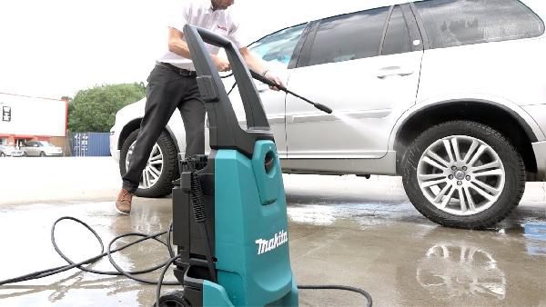 Makita HW1300 Hochdruckreiniger bis 130 bar für 188,90€ (statt 238€) Makita HW1300 Hochdruckreiniger bis 130 bar für 188,90€ (statt 238€)