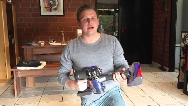 Dyson V6 Fluffy Akkusauger ab 224,10€ (statt 311€) Dyson V6 Fluffy Akkusauger ab 224,10€ (statt 311€)