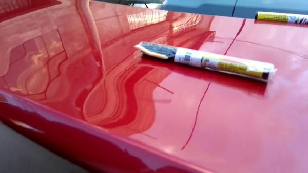 Lackstift für alle Farben gegen Kratzer für 0,87€ Lackstift für alle Farben gegen Kratzer für 0,87€