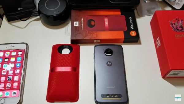Motorola Moto Z2 Play + JBL Soundboost 2 + Lenovo Moto G5 für 1€ + Vodafone 50 Min/SMS + Flat mit 2 GB für 16,99€ mtl. Motorola Moto Z2 Play + JBL Soundboost 2 + Lenovo Moto G5 für 1€ + Vodafone 50 Min/SMS + Flat mit 2 GB für 16,99€ mtl.