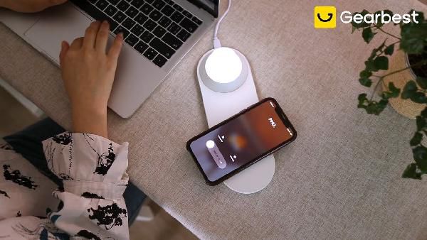 Xiaomi Yeelight YLYD04YI - 10W Qi-Ladestation mit abnehmbarem Nachtlicht für 22,45€ - aus DE Xiaomi Yeelight YLYD04YI 10W Qi Ladestation mit abnehmbarem Nachtlicht für 22,45€ aus DE