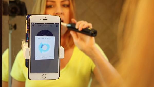 Oral-B Genius 8000N inkl. 3 Bürsten, Ladestation und Reiseetui für 79,49€ (statt 105€) + 30€ Cashback Oral B Genius 8000N inkl. 3 Bürsten, Ladestation und Reiseetui für 79,49€ (statt 105€) + 30€ Cashback