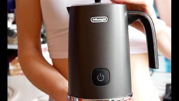 DELONGHI EMF 2 Alicia Latte Milchaufschäumer für 40€ (statt 65€) DELONGHI EMF 2 Alicia Latte Milchaufschäumer für 40€ (statt 65€)