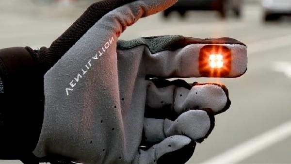 Blinker Handschuh für Fahrradfaher & Co. aus der Höhle der Löwen für 29,98€ Blinker Handschuh für Fahrradfaher & Co. aus der Höhle der Löwen für 29,98€