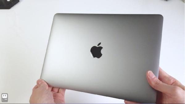 Apple MacBook 12″ Retina - 8GB RAM und 256GB SSD für 1199€ Apple MacBook 12″ Retina 8GB RAM und 256GB SSD für 1199€