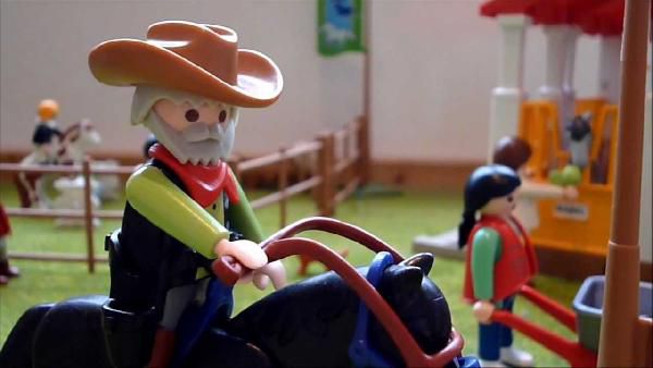 PLAYMOBIL 4190 - Moderner Reiterhof Country ab 39,99€ (statt 69€) PLAYMOBIL 4190 Moderner Reiterhof Country ab 39,99€ (statt 69€)