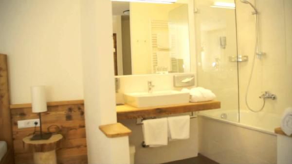 2 ÜN im 4*-Hotel in der Nähe von Salzburg inkl. Halbpension, Wellness, Fitness und Yogakurse ab 159€ p.P. 2 ÜN im 4* Hotel in der Nähe von Salzburg inkl. Halbpension, Wellness, Fitness und Yogakurse ab 159€ p.P.