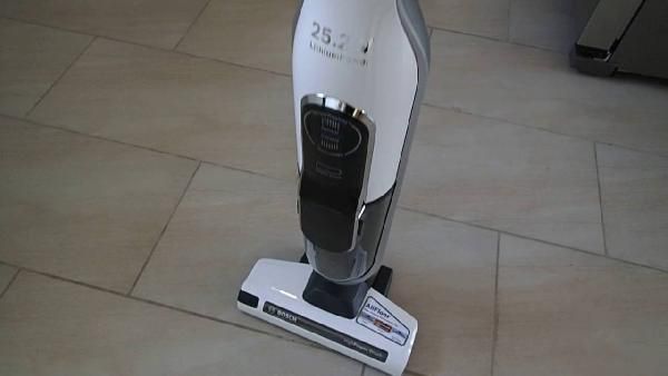 BOSCH BCH65RT25 Akkusauger mit Stiel in Weiß/Chrom für 213,29€ (statt 254€) BOSCH BCH65RT25 Akkusauger mit Stiel in Weiß/Chrom für 213,29€ (statt 254€)