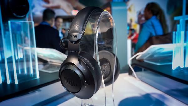 JBL CLUB ONE Wireless Over-Ear Adaptive Noise Cancelling Kopfhörer in Schwarz für 219,80€ (statt 337€) JBL CLUB ONE Wireless Over Ear Adaptive Noise Cancelling Kopfhörer in Schwarz für 219,80€ (statt 337€)