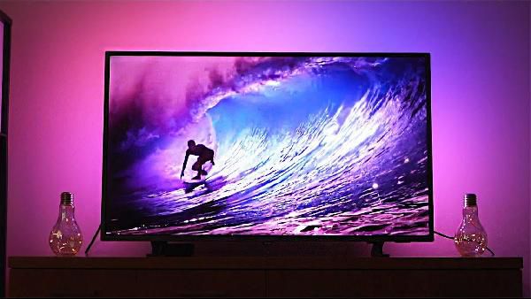 Philips 43PUS6704 43 Zoll UltraHD Fernseher mit Ambilight für 326€ (statt 359€) Philips 43PUS6704 43 Zoll UltraHD Fernseher mit Ambilight für 326€ (statt 359€)