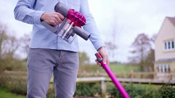 Dyson V7 Motorhead Akku-Staubsauger für 219€ (statt 239€) - refurbished mit 1 Jahr Garantie Dyson V7 Motorhead Akku Staubsauger für 219€ (statt 239€) refurbished mit 1 Jahr Garantie