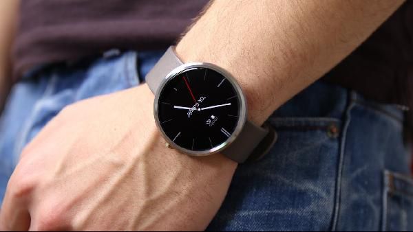 Motorola Moto 360 Smartwatch mit Lederarmband refurb. für 99,90€ Motorola Moto 360 Smartwatch mit Lederarmband refurb. für 99,90€