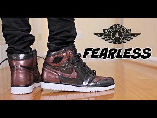 Air Jordan Wmns 1 Hi OG Fearless in Schwarz für Damen (bis Größe 12) für 95,97€ (statt 160€) Air Jordan Wmns 1 Hi OG Fearless in Schwarz für Damen (bis Größe 12) für 95,97€ (statt 160€)