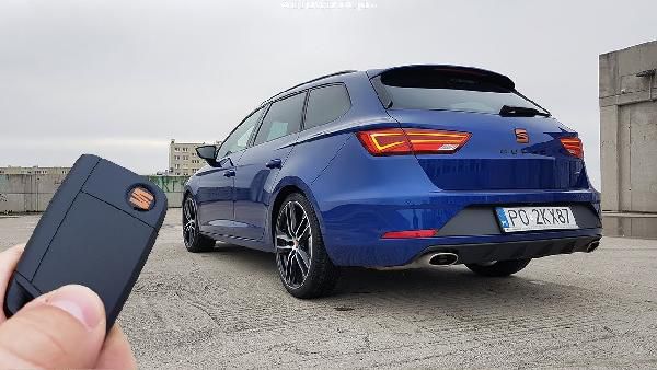 Seat Leon Sportstourer Cupra 4Drive DSG mit 300 PS für 299€ mtl. Seat Leon Sportstourer Cupra 4Drive DSG mit 300 PS für 299€ mtl.