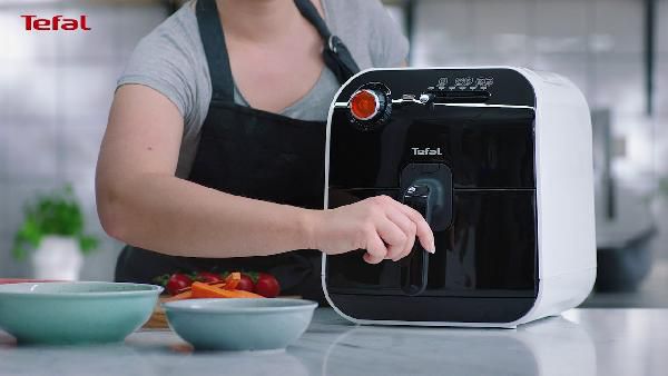 Tefal Fry Delight FX1020 Heißluftfritteuse für 78,90€ Tefal Fry Delight FX1020 Heißluftfritteuse für 78,90€