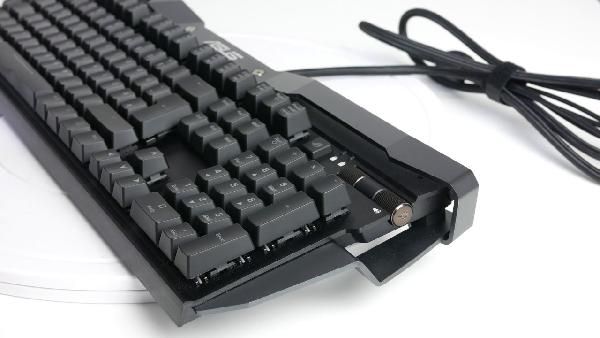 Asus ROG GK2000 Horus - beleuchtete Gaming-Tastatur (Ausstellungsstück) für 159€ (statt 212€) + Wolfenstein II Asus ROG GK2000 Horus beleuchtete Gaming Tastatur (Ausstellungsstück) für 159€ (statt 212€) + Wolfenstein II