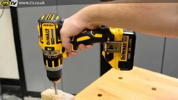 Dewalt DCK372M3T 18V Schraub- und Bohrset für 458,90€ (statt 490€) Dewalt DCK372M3T 18V Schraub und Bohrset für 458,90€ (statt 490€)