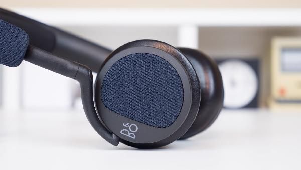 Bang & Olufsen BeoPlay H2 On-Ear Kopfhörer in silber für 69,99€ (statt 94€) Bang & Olufsen BeoPlay H2 On Ear Kopfhörer in silber für 69,99€ (statt 94€)