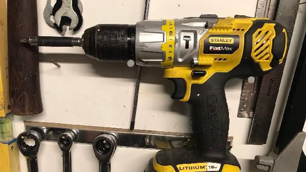 Stanley FatMax Kit aus Schlagbohrschrauber 18V und 50teiliges Zubehörpaket (2 Akkus + Ladegerät + Alu-Koffer) für 142,11€ (statt 215€) Stanley FatMax Kit aus Schlagbohrschrauber 18V und 50teiliges Zubehörpaket (2 Akkus + Ladegerät + Alu Koffer) für 142,11€ (statt 215€)
