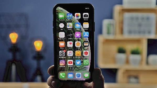 Apple iPhone XS für 149€ mit Vodafone Allnet-Flat, SMS und 6GB LTE für 46,99€ monatlich Apple iPhone XS für 149€ mit Vodafone Allnet Flat, SMS und 6GB LTE für 46,99€ monatlich
