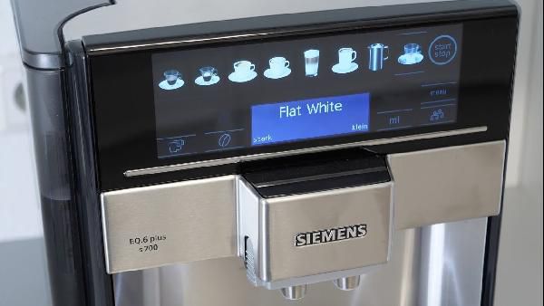SIEMENS TE655509DE Kaffeevollautomat in Saphirschwarz für 704,90€ (statt 789€) SIEMENS TE655509DE Kaffeevollautomat in Saphirschwarz für 704,90€ (statt 789€)