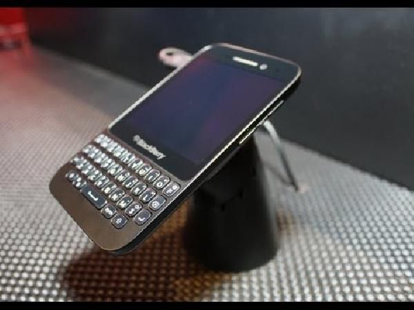 BlackBerry Q5 für 39,90€ (statt 70€) - nur in Pink! BlackBerry Q5 für 39,90€ (statt 70€) nur in Pink!