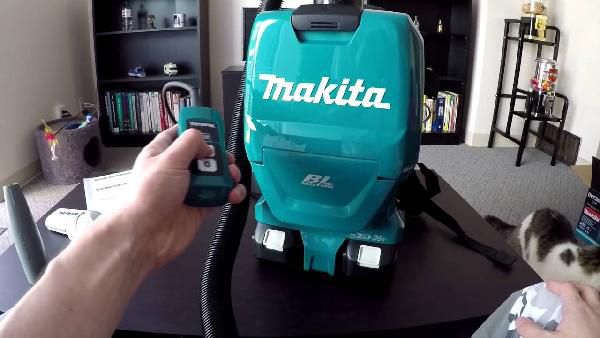 Makita 36V Rucksackstaubsauger DVC260ZX für 155,90€ (statt 285€) Makita 36V Rucksackstaubsauger DVC260ZX für 155,90€ (statt 285€)