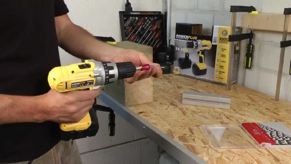 DEWALT DCK 737 D2T - Bohrschrauber Akku Set + Zubehör Set für 199€ (statt 296€) DEWALT DCK 737 D2T Bohrschrauber Akku Set + Zubehör Set für 199€ (statt 296€)