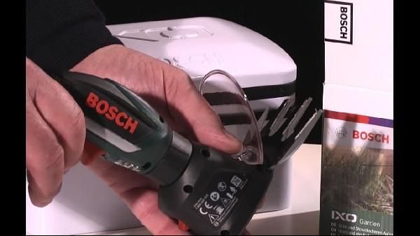 Bosch IXO V + Gras- und Strauchscherenaufsatz für 29,99€ (statt 40€) Bosch IXO V + Gras und Strauchscherenaufsatz für 29,99€ (statt 40€)