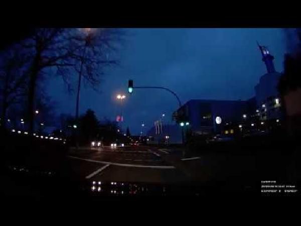ROLLEI 40135 CarDVR-318 Dashcam mit 2k für 66€ (statt 88€) ROLLEI 40135 CarDVR 318 Dashcam mit 2k für 66€ (statt 88€)