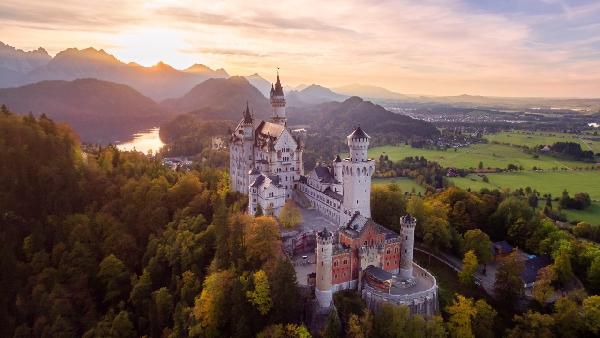 Schloss Neuschwanstein Eintritt & Führung inkl. ÜN und Frühstück im 4* Sterne Hotel ab 69€ Schloss Neuschwanstein Eintritt & Führung inkl. ÜN und Frühstück im 4* Sterne Hotel ab 69€