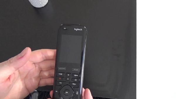 Logitech Harmony 950 Universalfernbedienung für 112,79€ (statt 139€) Logitech Harmony 950 Universalfernbedienung für 112,79€ (statt 139€)