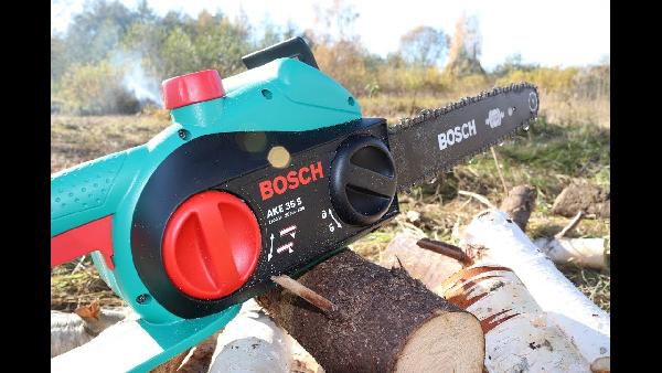 Bosch 35cm Elektro Kettensäge AKE 35-19 S für 79,99€ (statt 100€) Bosch 35cm Elektro Kettensäge AKE 35 19 S für 79,99€ (statt 100€)