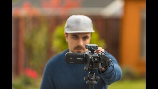 Canon LEGRIA GX10 - 4 K 1Zoll Video Kamera für 1.899€ (staatt 2.005€) dank Cashback Canon LEGRIA GX10 4 K 1Zoll Video Kamera für 1.899€ (staatt 2.005€) dank Cashback