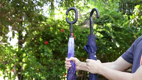 Regenschirm mit Windschutz & umgekehrter Öffnung für 12,33€ Regenschirm mit Windschutz & umgekehrter Öffnung für 12,33€