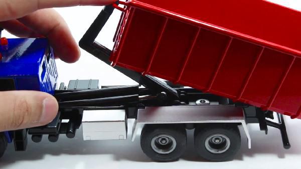 Siku 3547 Mercedes-Benz Zetros mit Abrollmulde (Modell) für 19,99€ (statt 23€) Siku 3547 Mercedes Benz Zetros mit Abrollmulde (Modell) für 19,99€ (statt 23€)