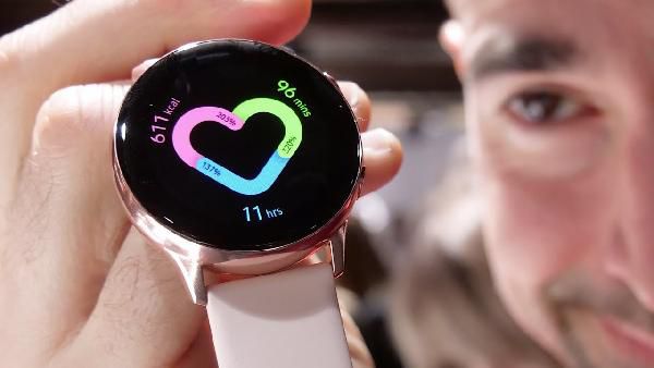SAMSUNG Galaxy Watch Active Smartwatch für 224,10€ (statt 226€) + 20€ Geschenkgutschein SAMSUNG Galaxy Watch Active Smartwatch für 224,10€ (statt 226€) + 20€ Geschenkgutschein