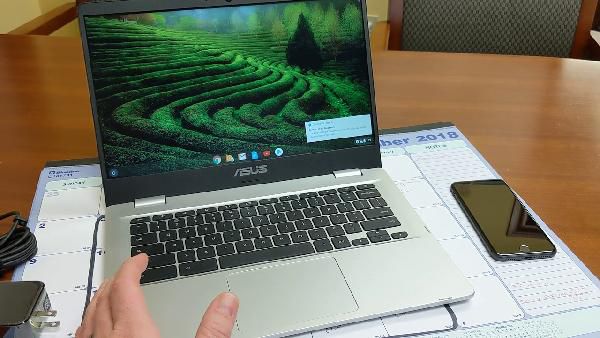 ASUS Chromebook C423 (C423NA-EB0243) mit 14 ASUS Chromebook C423 (C423NA EB0243) mit 14 Display für 299€ (statt 399€)