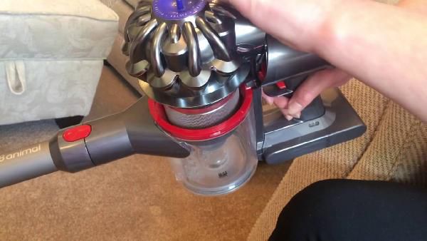 Dyson V8 Animal+ kabelloser Staubsauger mit Zubehör für 299€ (statt 339€) Dyson V8 Animal+ kabelloser Staubsauger mit Zubehör für 299€ (statt 339€)