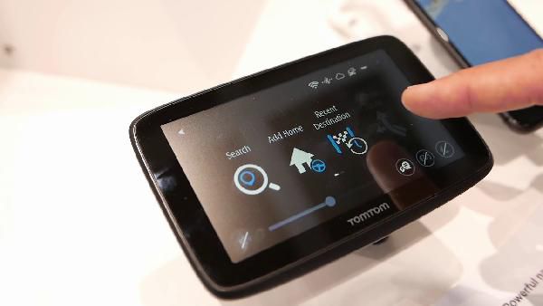 Saturn Late Night Navi Shopping: TOMTOM GO Essential 5 Saturn Late Night Navi Shopping: TOMTOM GO Essential 5 PKW Navigationsgerät für 169,99€ (statt 198€)