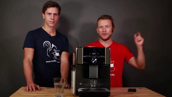 Siemens TI909701HC (EQ.9 s900) Kaffee-Vollautomat mit App-Steuerung für 1.549,99€ (statt 1.765€) Siemens TI909701HC (EQ.9 s900) Kaffee Vollautomat mit App Steuerung für 1.549,99€ (statt 1.765€)