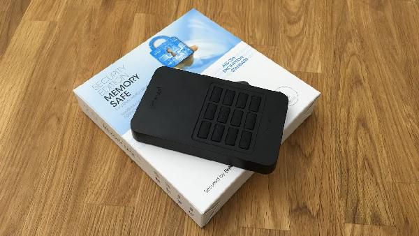 Intenso Memory Safe 1TB HDD mit Passwortschutz für 79,90€ (statt 92€) Intenso Memory Safe 1TB HDD mit Passwortschutz für 79,90€ (statt 92€)