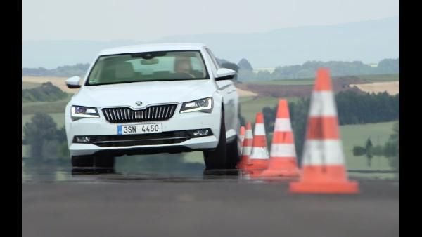 Privat & Gewerbe: Skoda Superb 2.0 TSI Style 190PS mit Matrix-LED 7-Gang DSG ab 239€ mtl. - LF 0,6 Privat & Gewerbe: Skoda Superb 2.0 TSI Style 190PS mit Matrix LED 7 Gang DSG ab 239€ mtl. LF 0,6