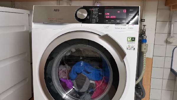 AEG L7FE76695 7000er Serie Waschmaschine (9,0 kg, 1600 U/Min., A+++) für 499€ (statt 555€) AEG L7FE76695 7000er Serie Waschmaschine (9,0 kg, 1600 U/Min., A+++) für 499€ (statt 555€)