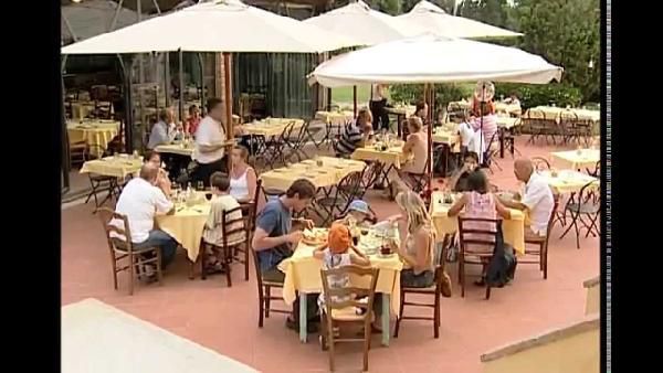 Toskana: 5 ÜN mit Halbpension im 4* Castellare di Tonda ab 299€ p.P. Toskana: 5 ÜN mit Halbpension im 4* Castellare di Tonda ab 299€ p.P.