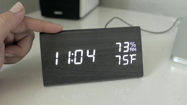 LED Wecker in Holzoptik mit Akku & vielen Funktionen für 16,13€ (statt 22€) LED Wecker in Holzoptik mit Akku & vielen Funktionen für 16,13€ (statt 22€)