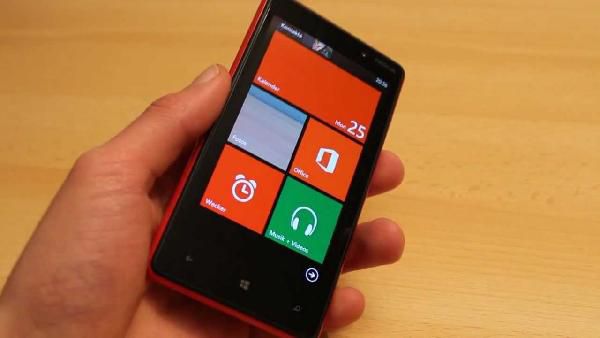 Nokia Lumia 820 - 4,3 Zoll LTE Windows Smartphone für 39,90€ (statt 110€) - Demoware im TOP Zustand Nokia Lumia 820 4,3 Zoll LTE Windows Smartphone für 39,90€ (statt 110€) Demoware im TOP Zustand