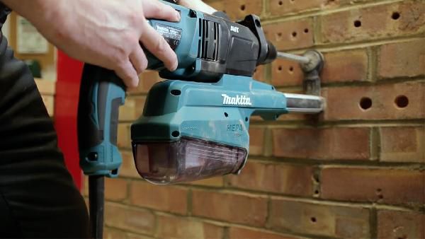 Makita HR2651TJ SDS+ Bohrhammer mit Staubabsaugung + selbstspannendes Bohrfutter für 185,90€ (statt 247€) Makita HR2651TJ SDS+ Bohrhammer mit Staubabsaugung + selbstspannendes Bohrfutter für 185,90€ (statt 247€)