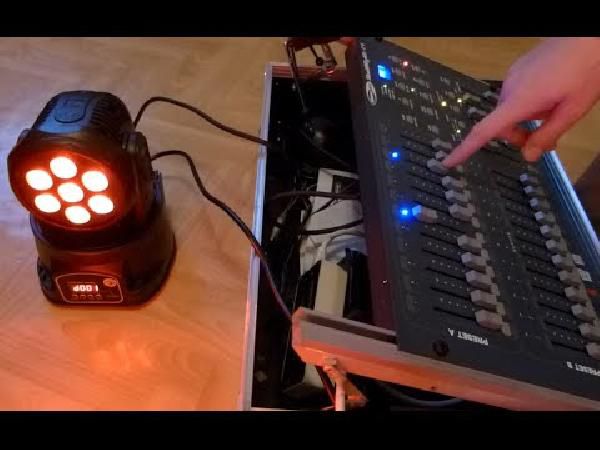 Mini Moving Head mit 4 Modi für den Boden oder Montage für 39,17€ statt (70€) Mini Moving Head mit 4 Modi für den Boden oder Montage für 39,17€ statt (70€)